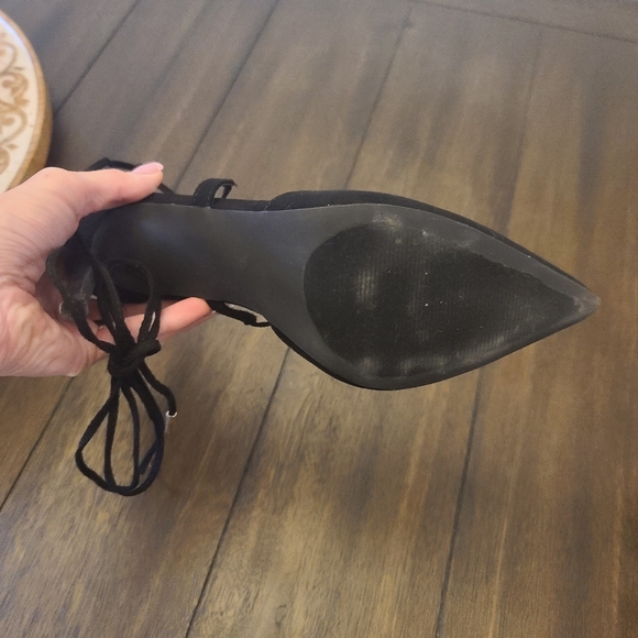 Lulu's Mary's Suede laceup heels. - Picture 4 of 4